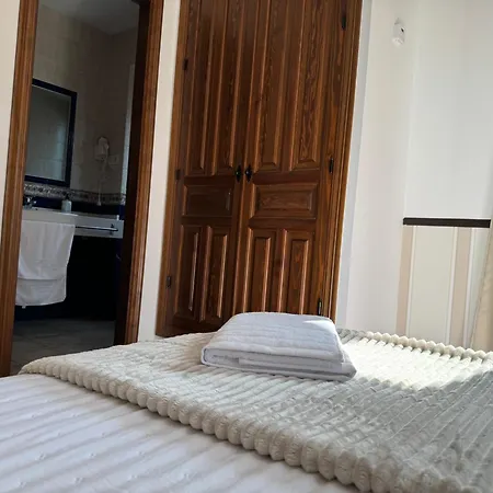 בית כפרי Casa Del Cura *