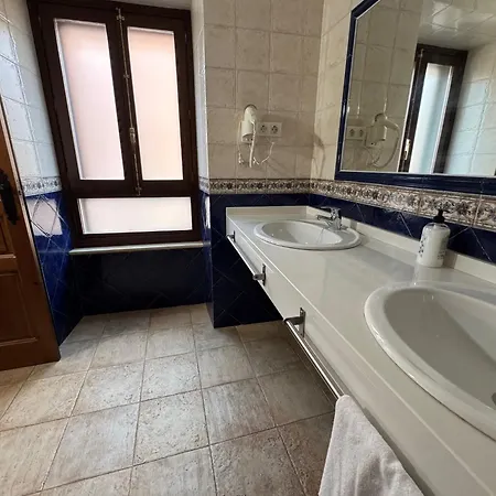 Casa Del Cura Las Navas del Marqués