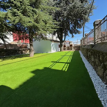 Casa Del Cura * Las Navas del Marqués