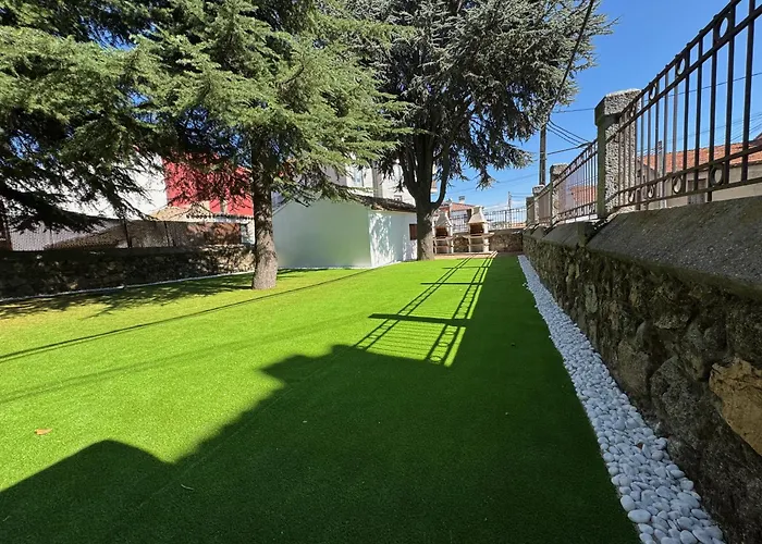 Casa Del Cura * 라스 나바스 델 마르케스